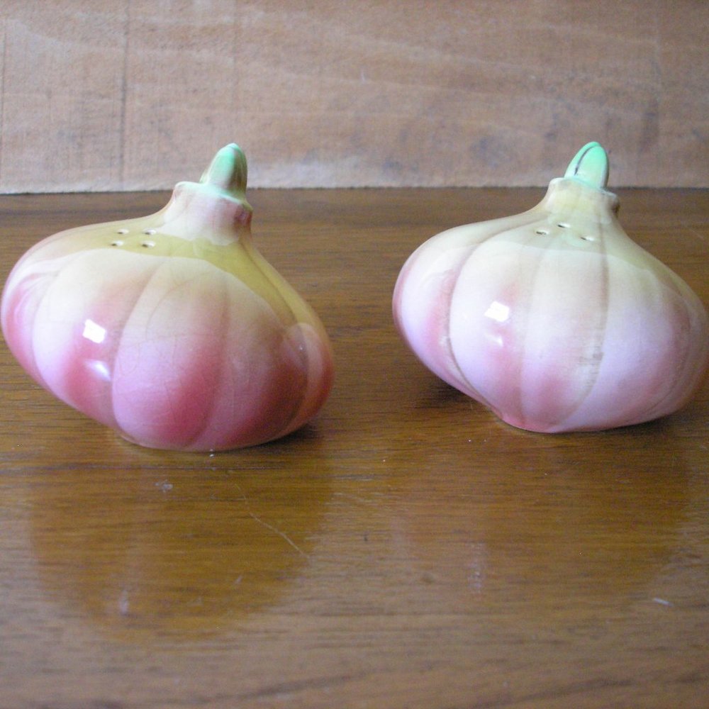 Vintage Ceramic Salt and Pepper Shaker, Onions PY